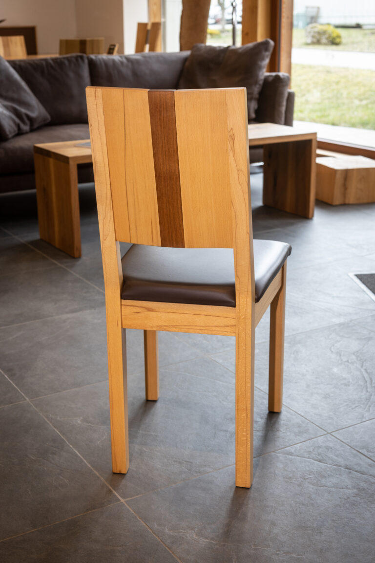 Serien-Stuhl Thomi Rückenansicht von hinten Schreinerei Albatros